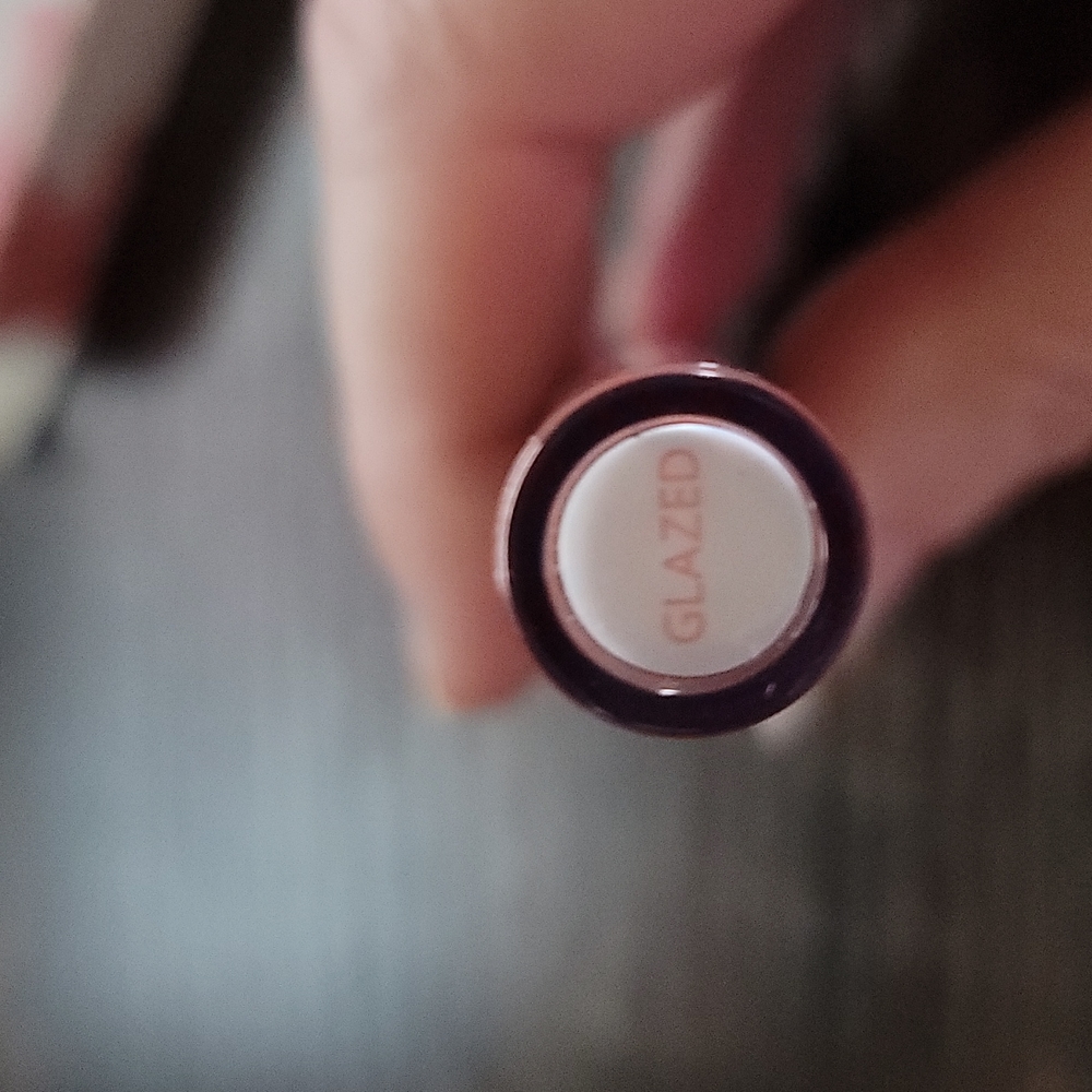 Lip gloss - Picture 3 of 3